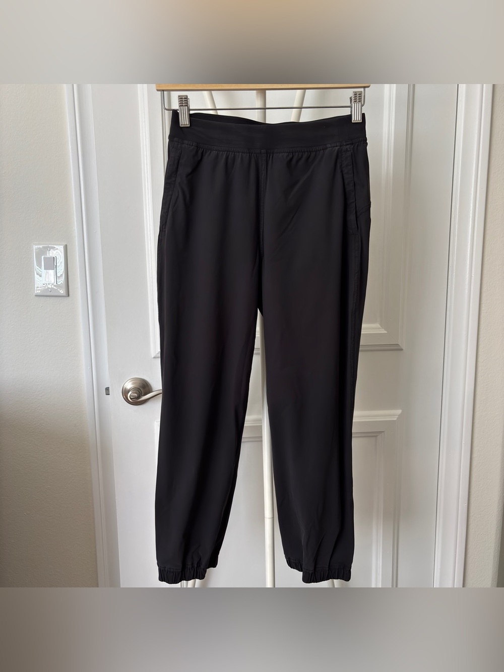 Lululemon Adapted State Joggers Crop 23” Size 4 Black
